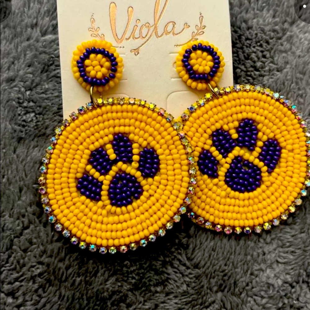 New earrings paw print